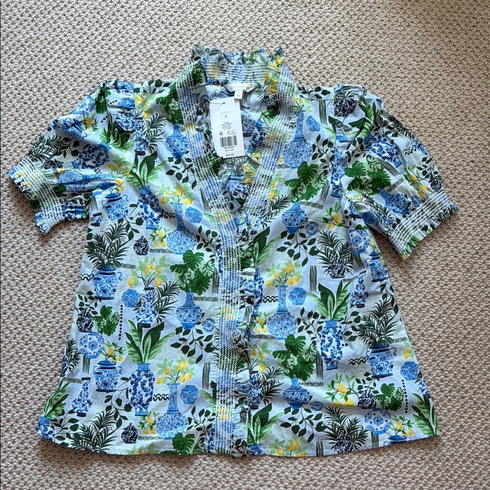 NWT Crown & Ivy women’s Floral blouse, Blue & Green, white trim, puff sleeve